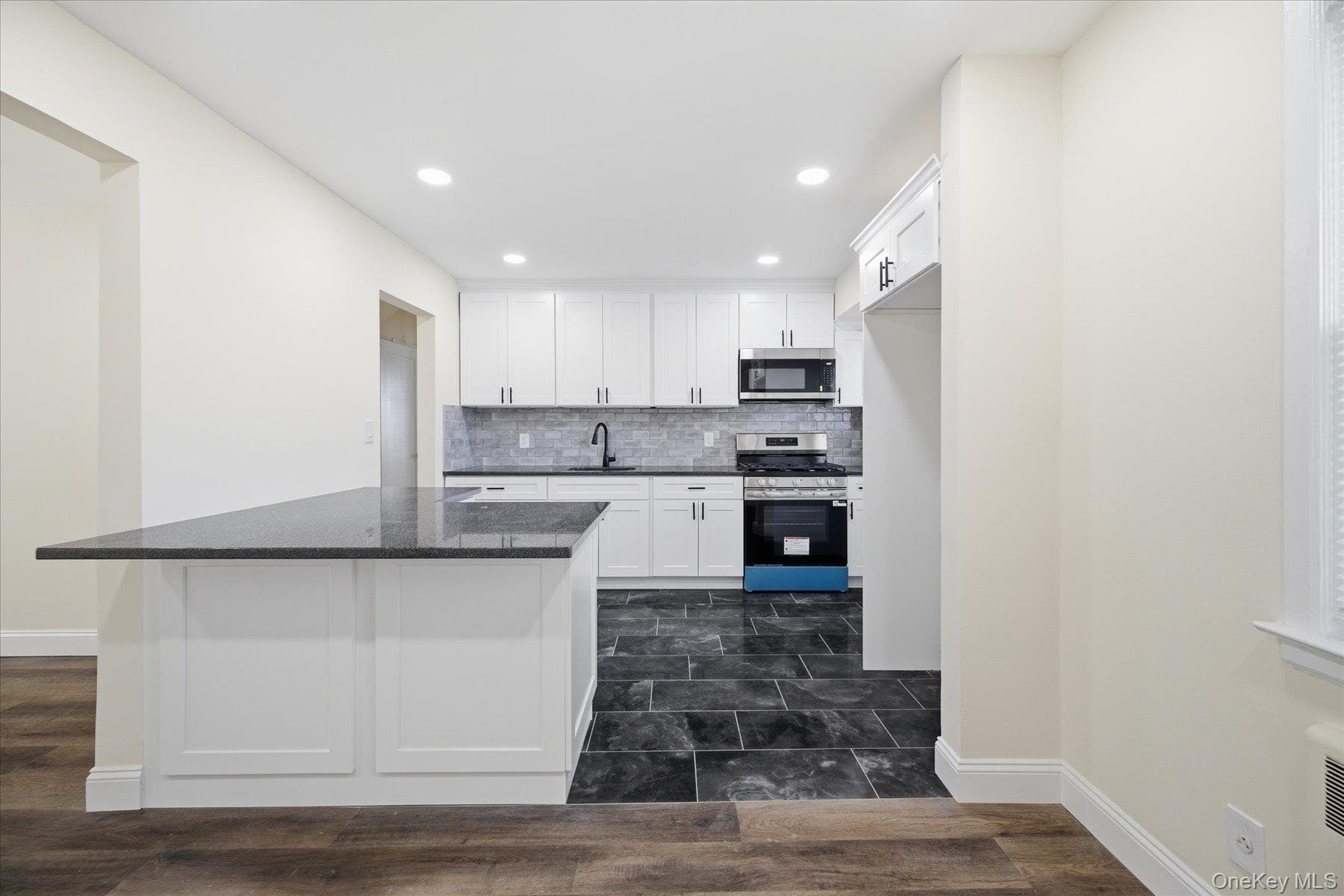 413 Greengrove Avenue thumbnail 28
