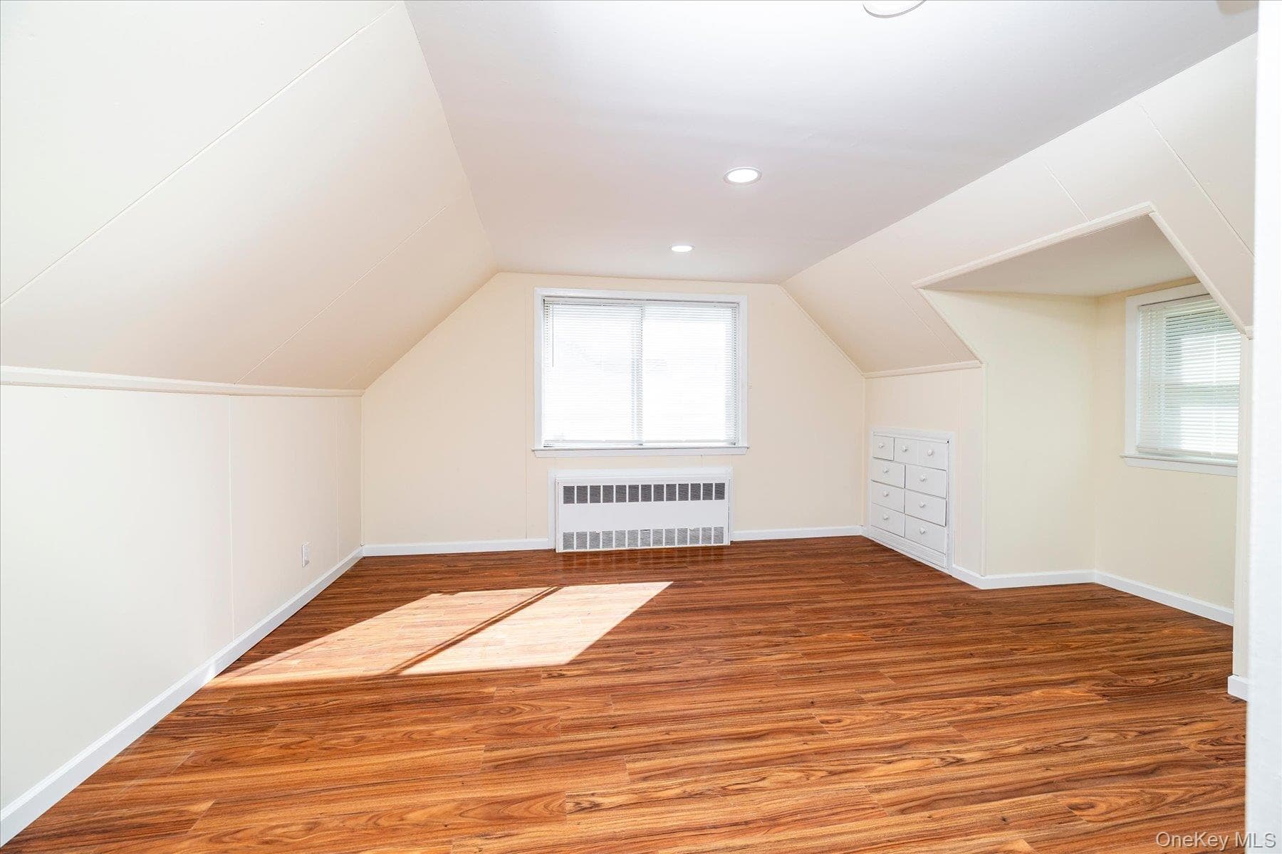 413 Greengrove Avenue thumbnail 16