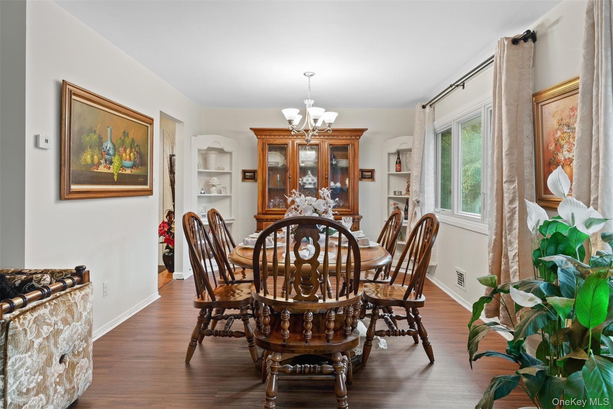 552 Briar Place thumbnail 5