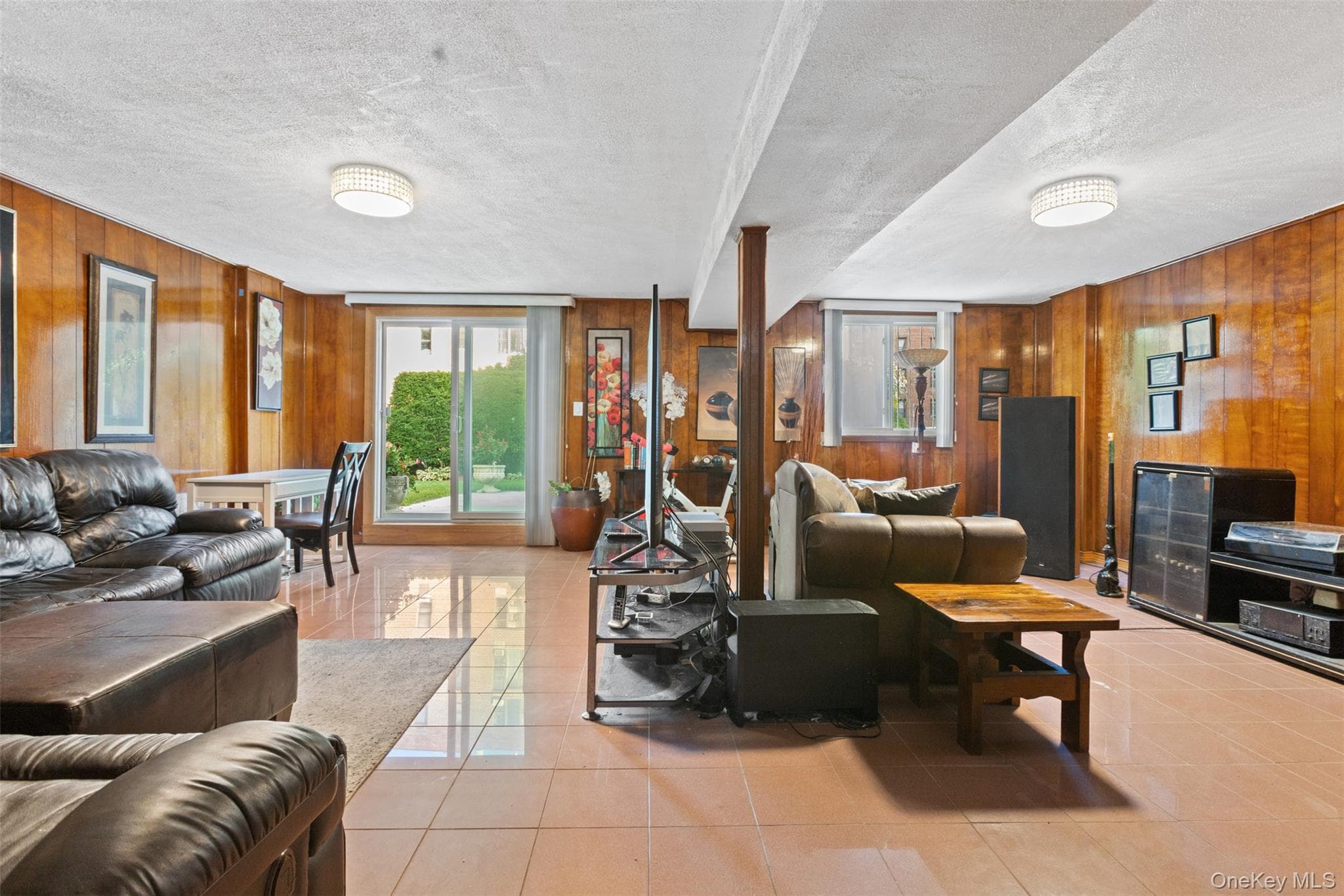 552 Briar Place thumbnail 14