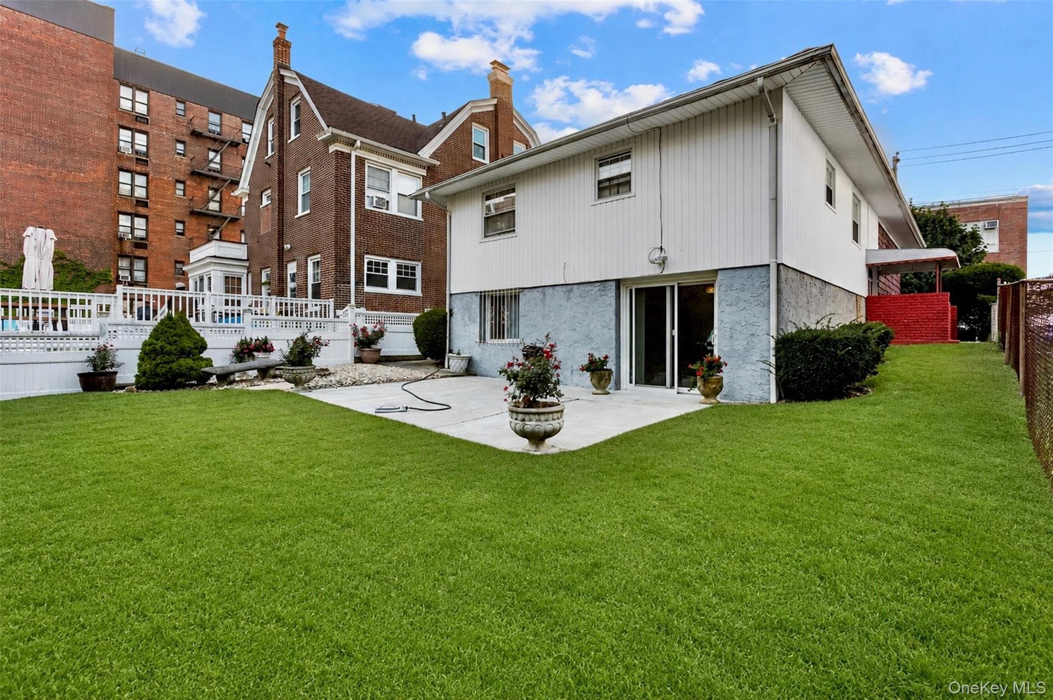 552 Briar Place thumbnail 17