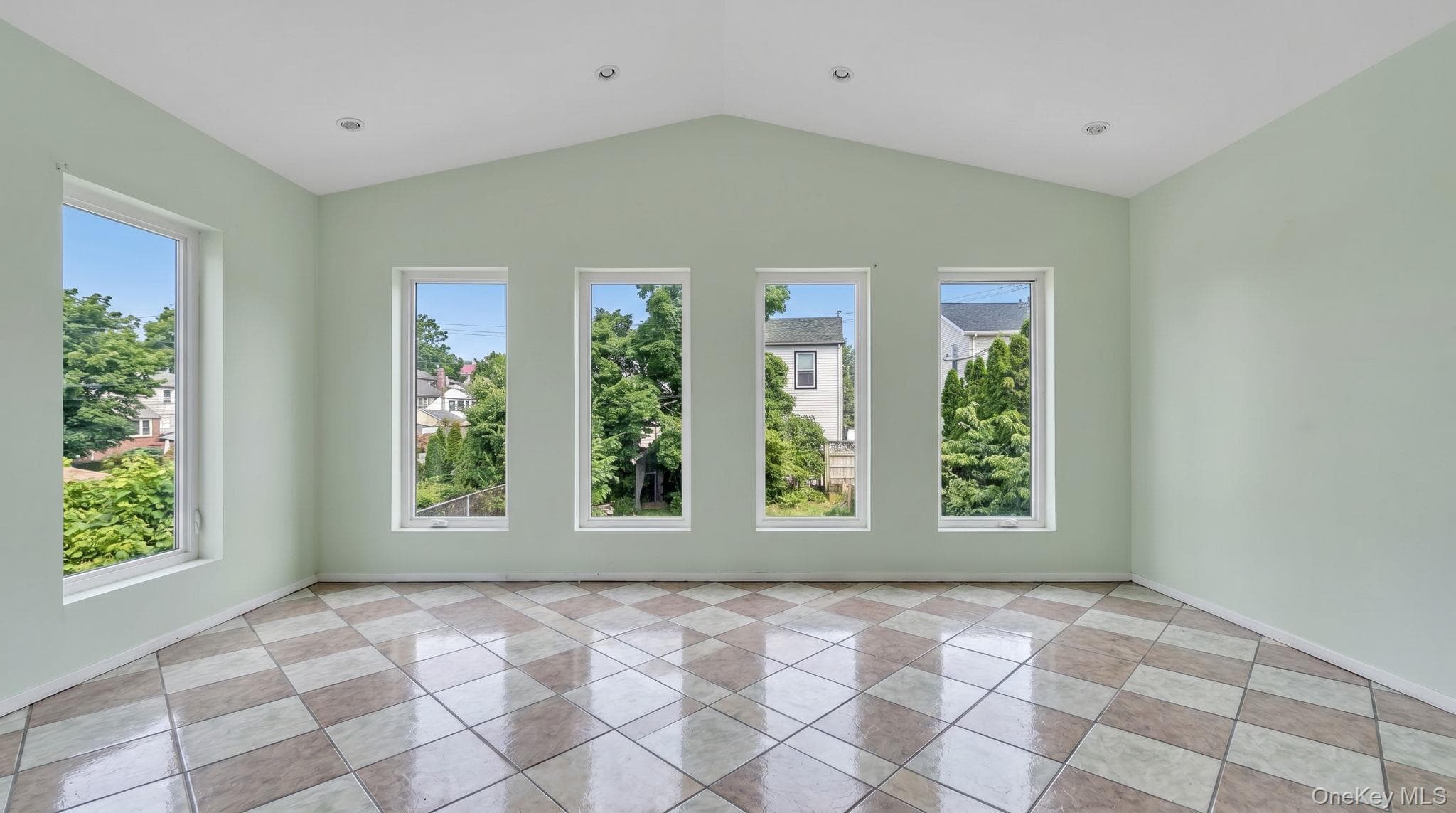 1232 E 92nd Street thumbnail 12