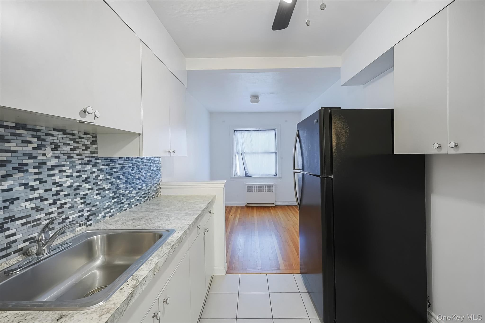 3231 71 Street thumbnail 19