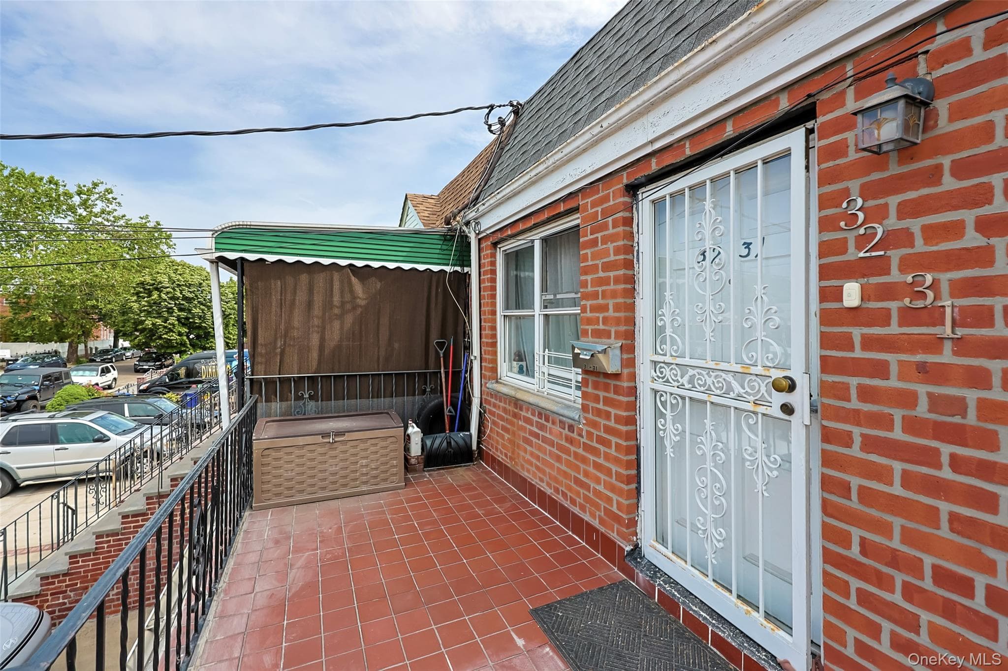 3231 71 Street thumbnail 2
