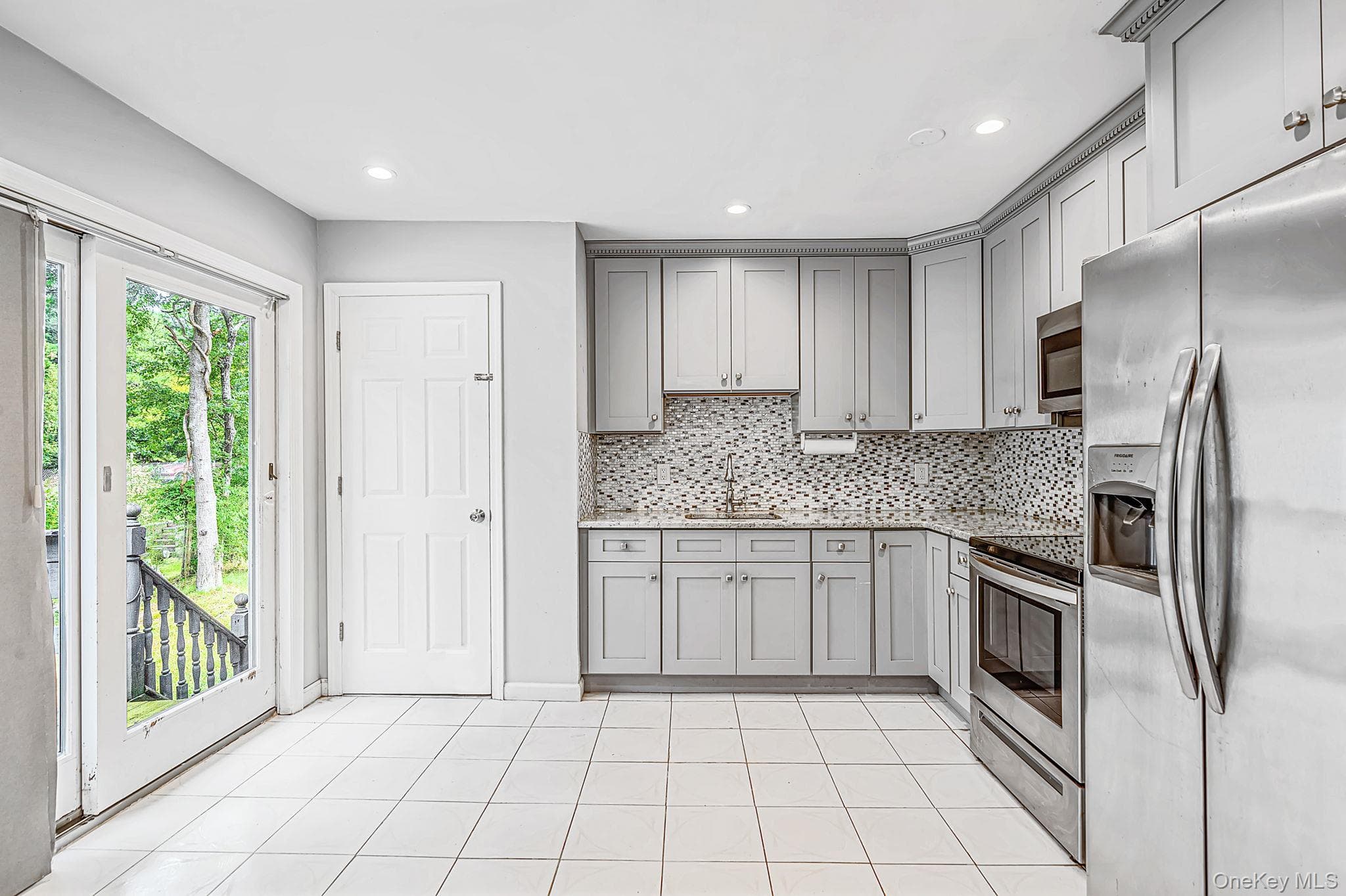 95 W Bartlett Road thumbnail 13