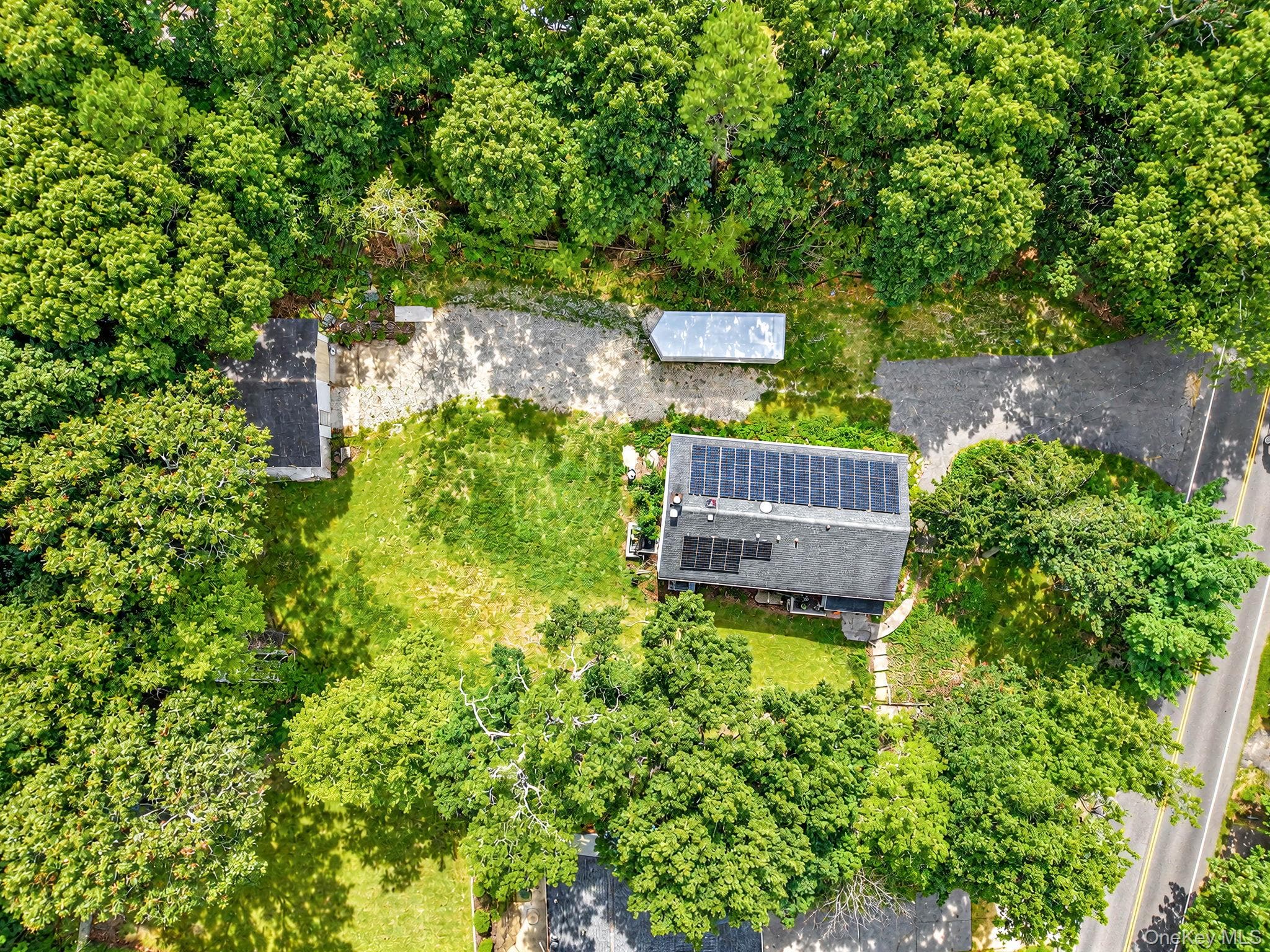 95 W Bartlett Road, Middle Island
