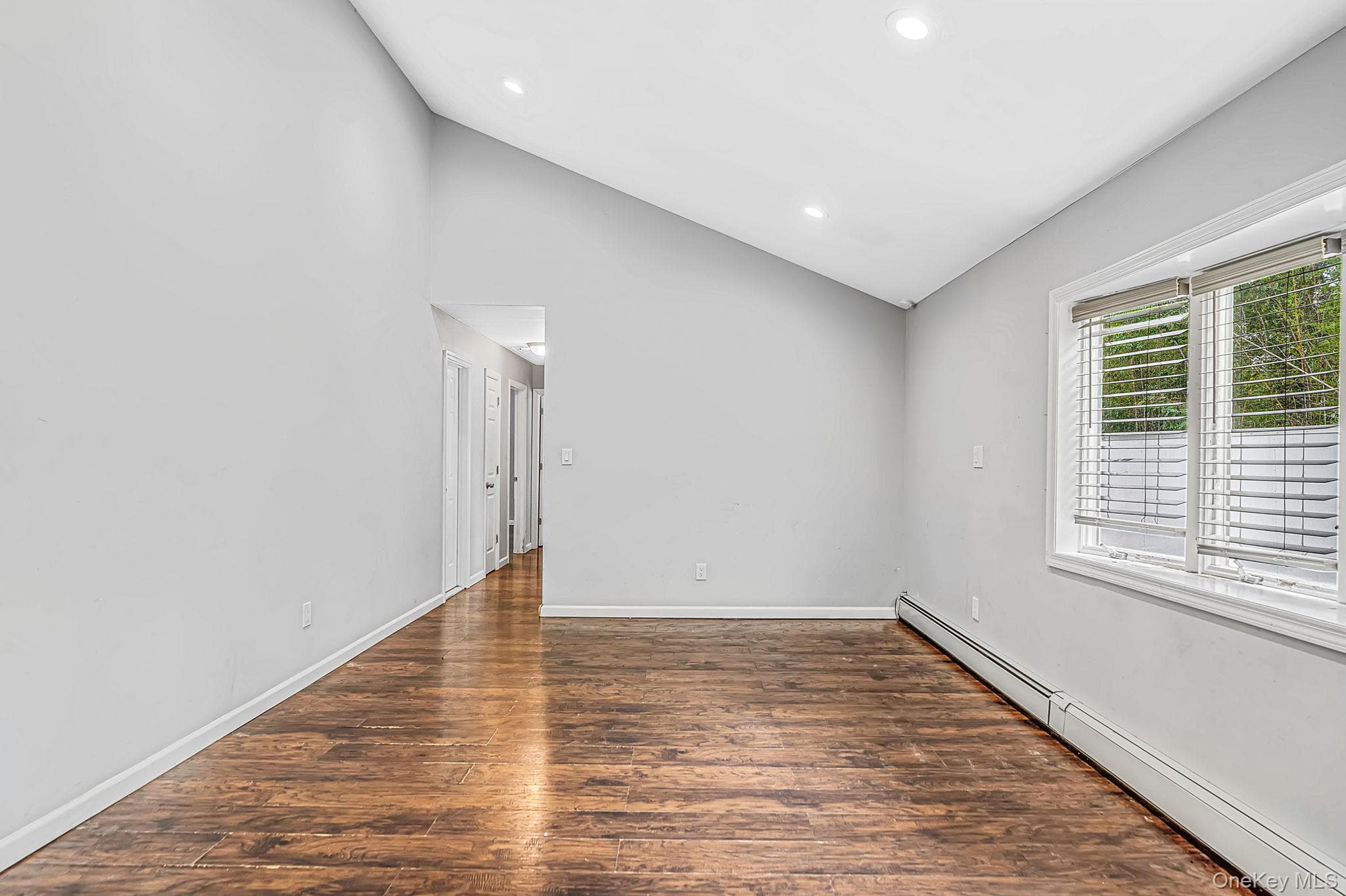 95 W Bartlett Road thumbnail 16