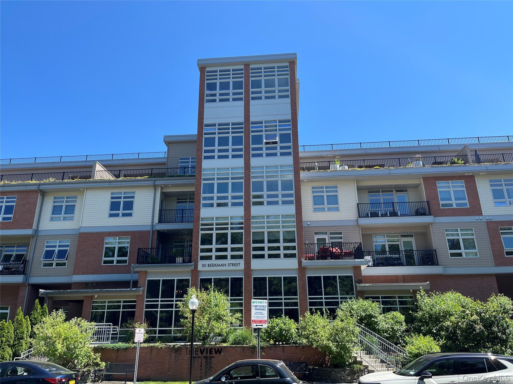 30 Beekman Street Unit: 213, Beacon