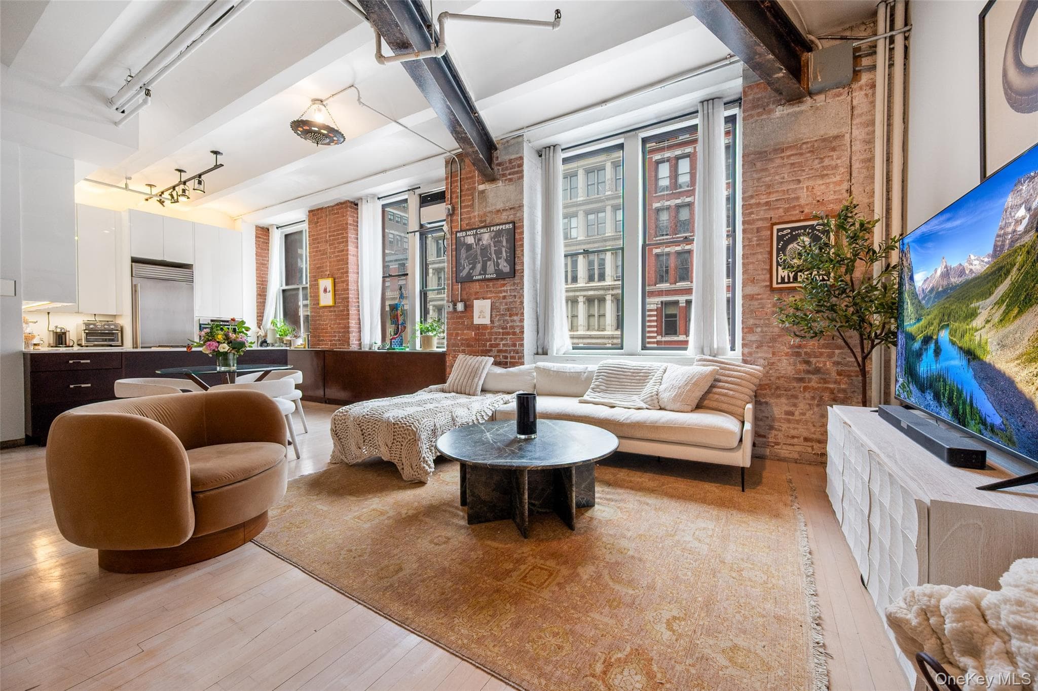 439 Lafayette Street Unit: 3 thumbnail 2