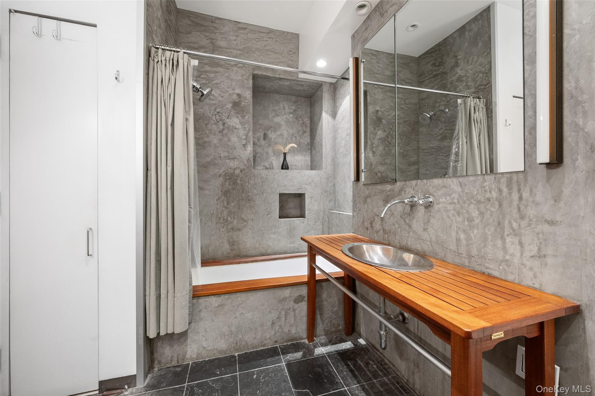 439 Lafayette Street Unit: 3 thumbnail 7