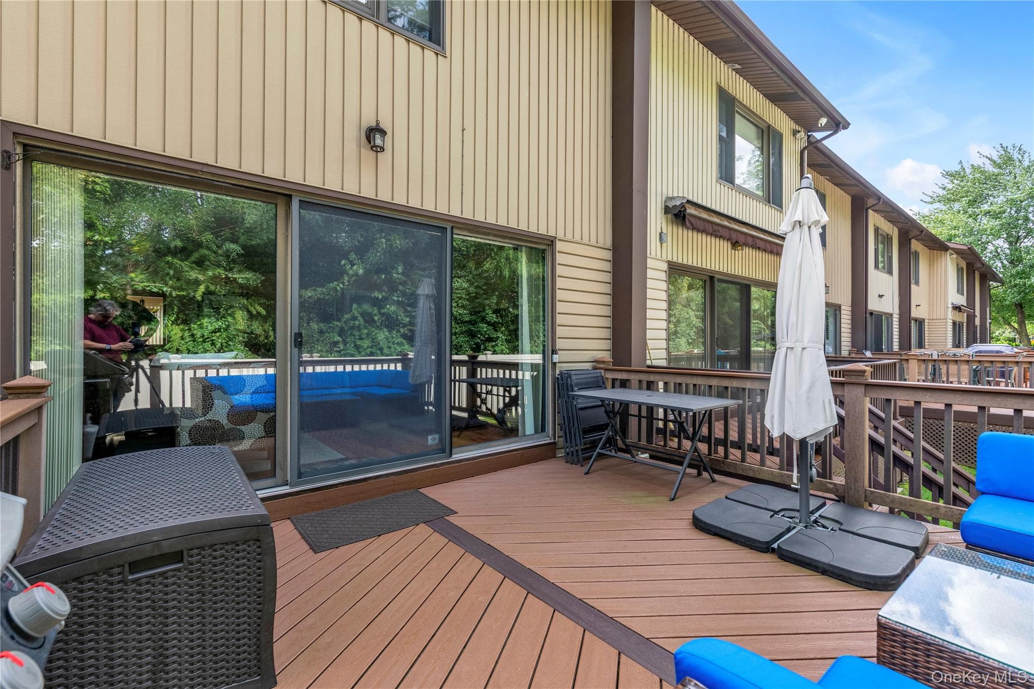 2189 Jerusalem Avenue thumbnail 19