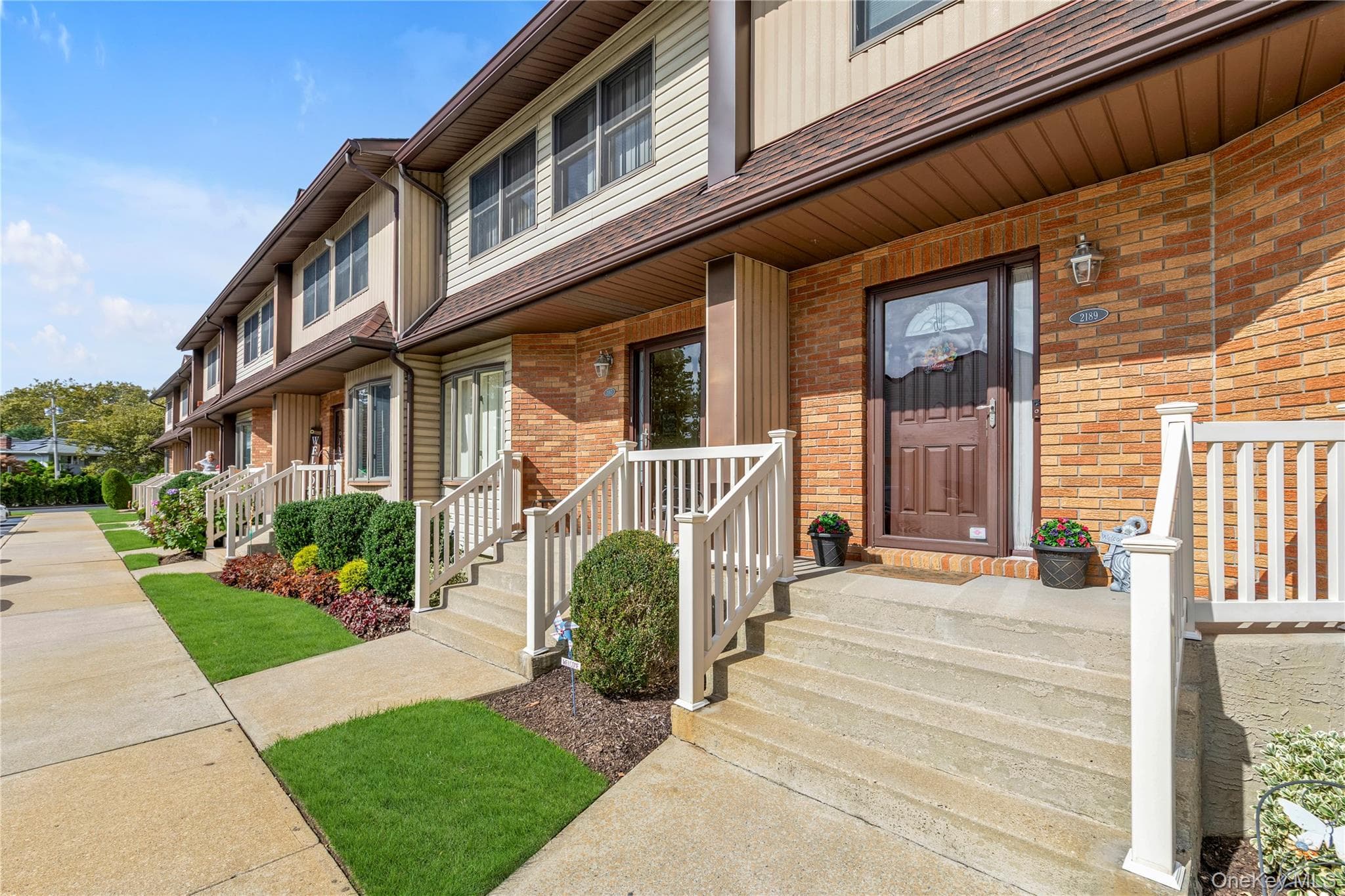 2189 Jerusalem Avenue thumbnail 21