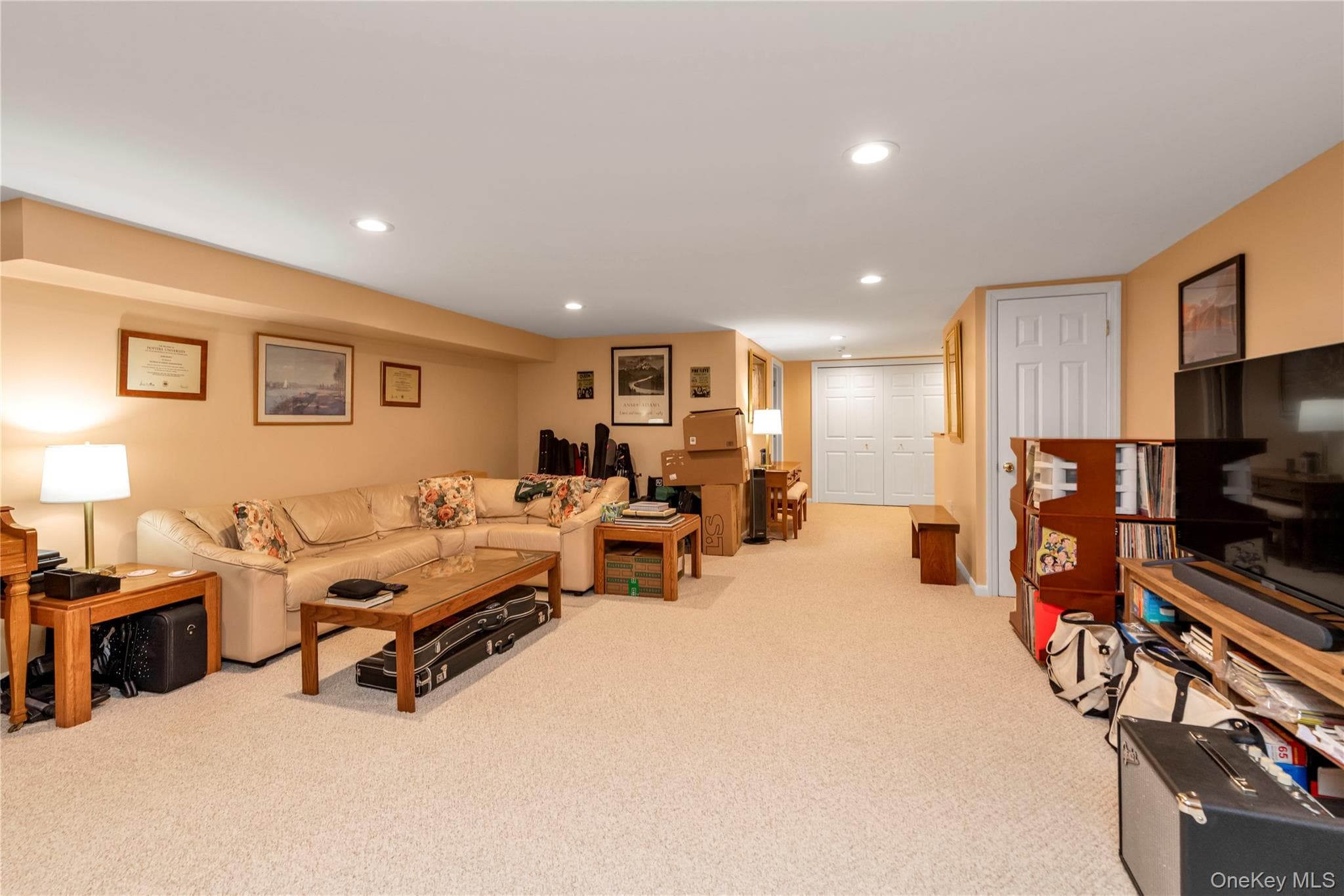 2189 Jerusalem Avenue thumbnail 17