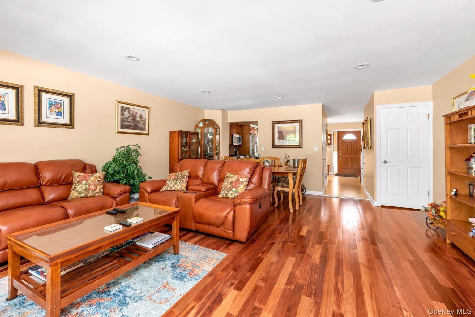2189 Jerusalem Avenue thumbnail 3