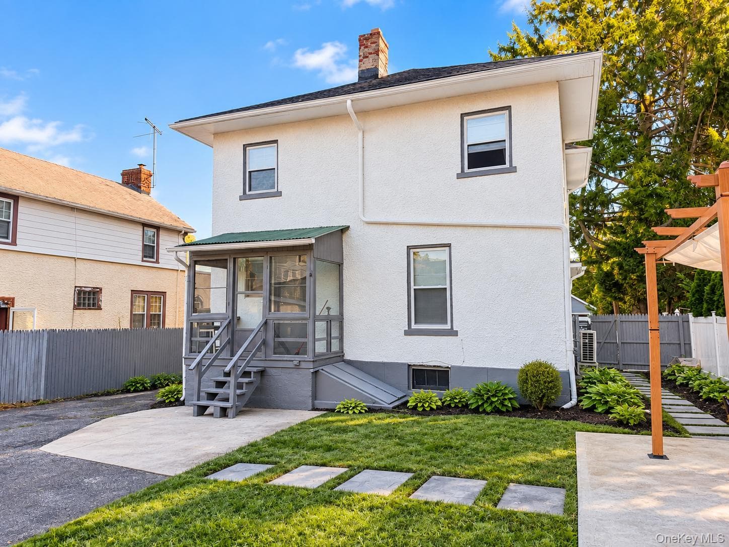 111 Rockne Road thumbnail 25