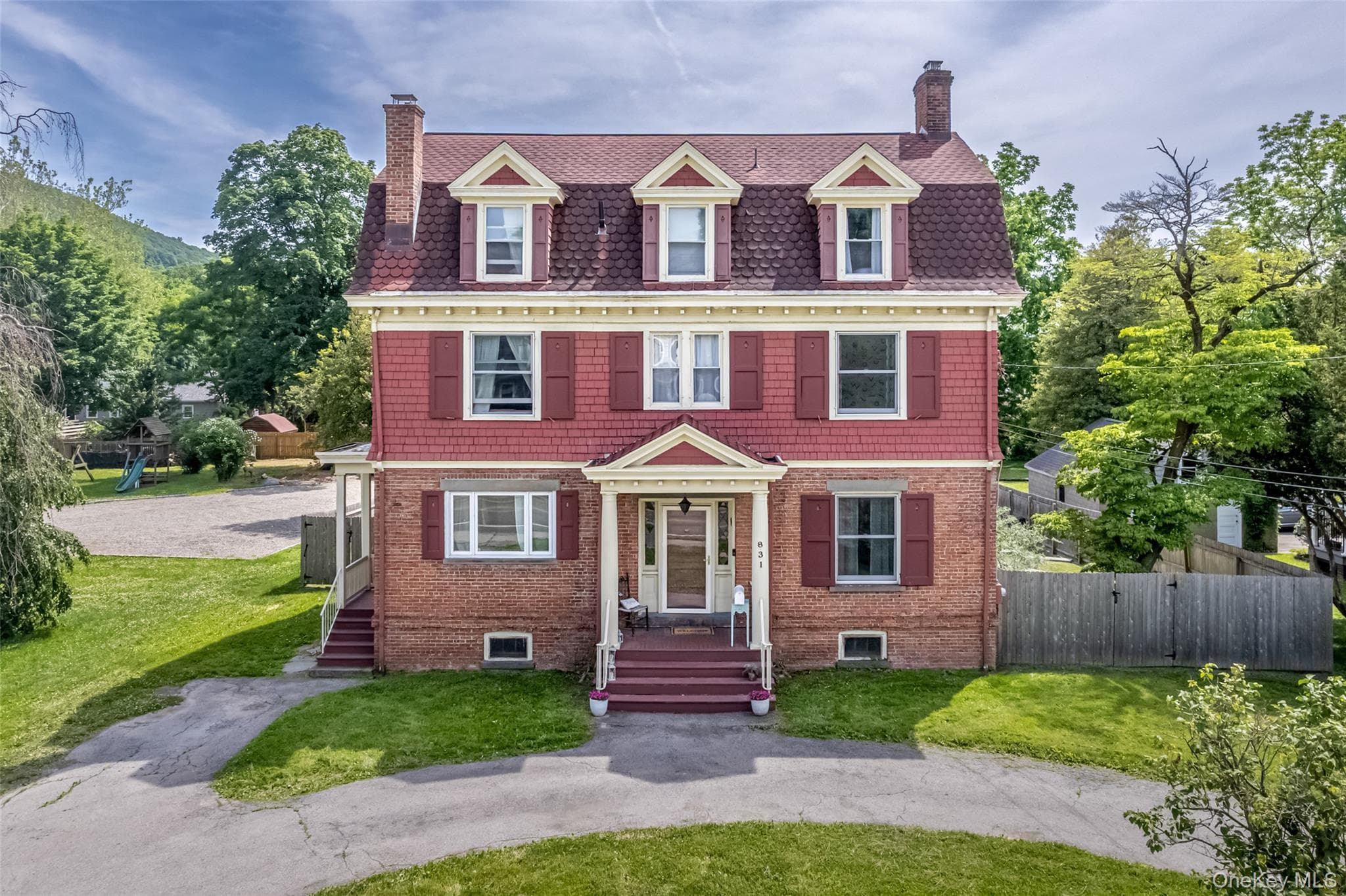 831 Wolcott Avenue thumbnail 3