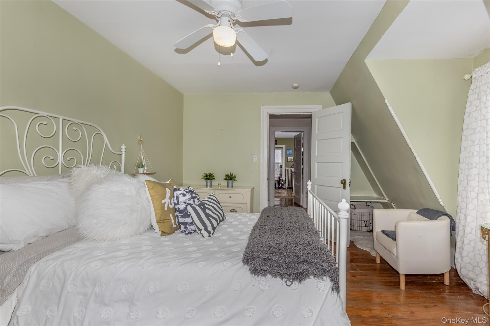 831 Wolcott Avenue thumbnail 26