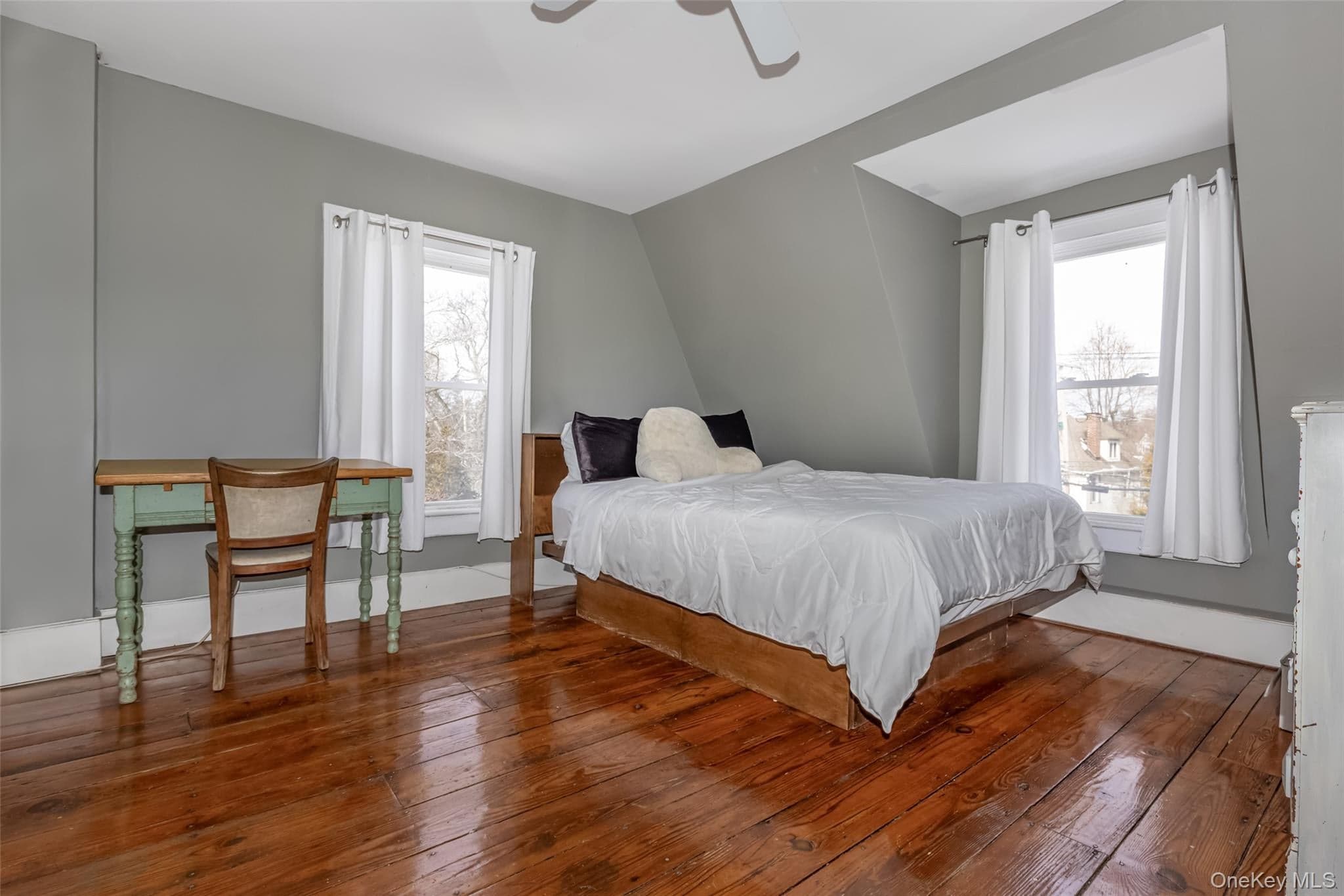 831 Wolcott Avenue thumbnail 21