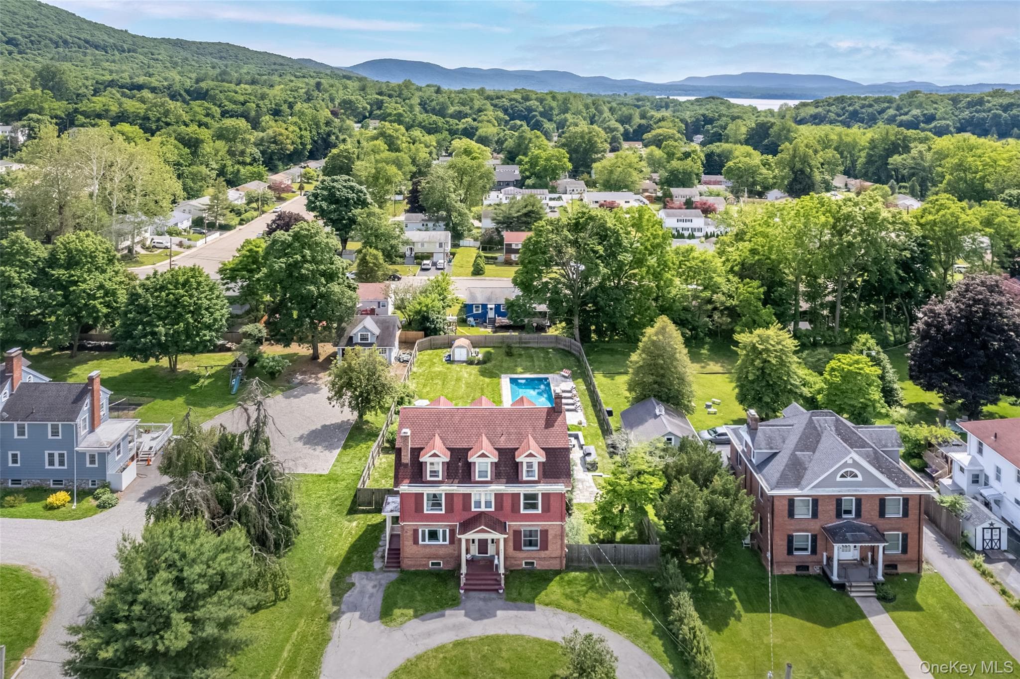 831 Wolcott Avenue thumbnail 2
