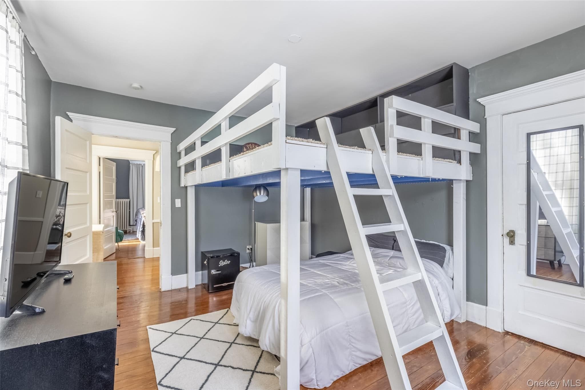 831 Wolcott Avenue thumbnail 36