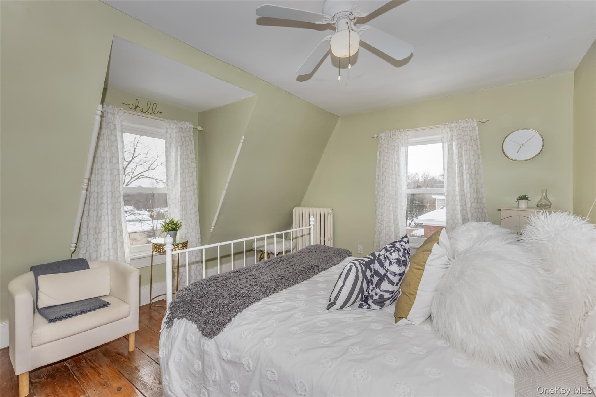 831 Wolcott Avenue thumbnail 25