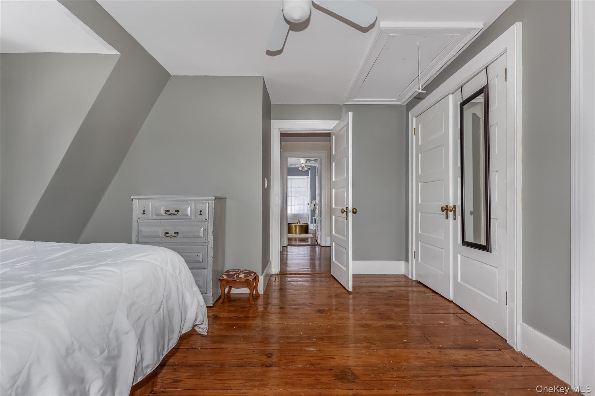 831 Wolcott Avenue thumbnail 20