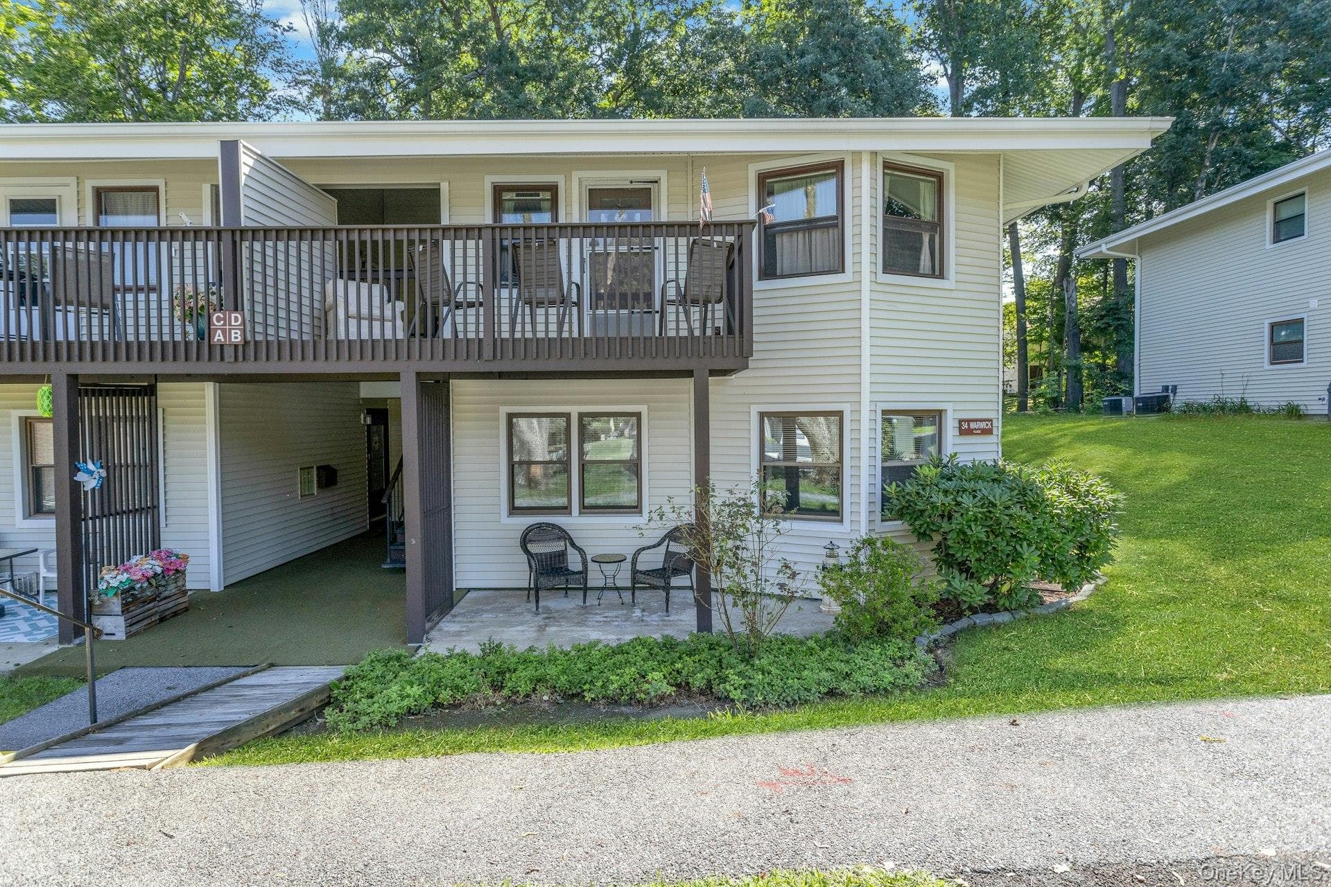 34 Warwick Place Unit: B thumbnail 2