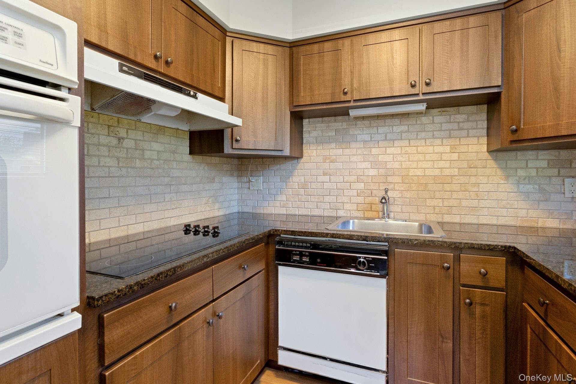 34 Warwick Place Unit: B thumbnail 13