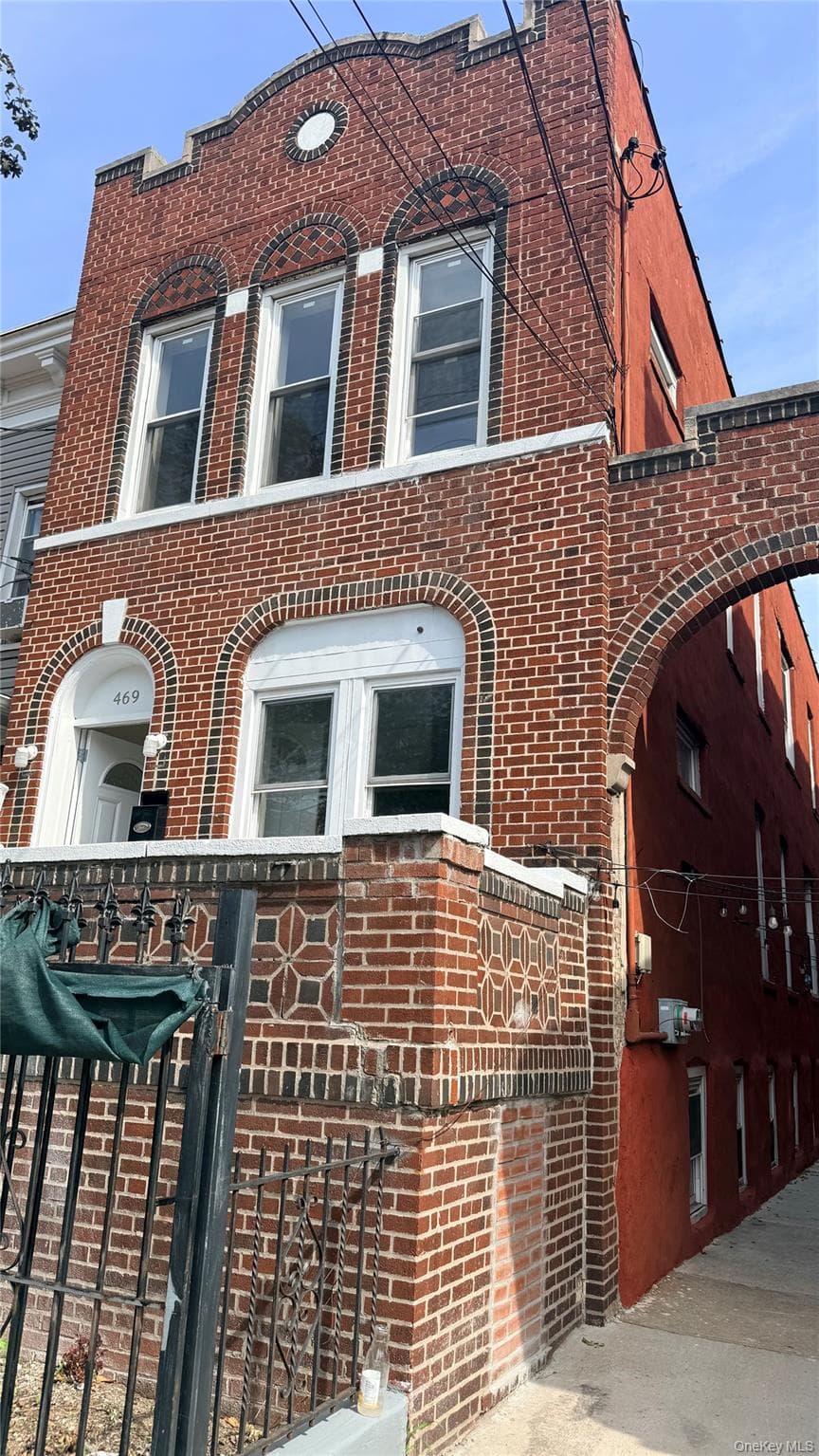 469 Atkins Avenue thumbnail 2