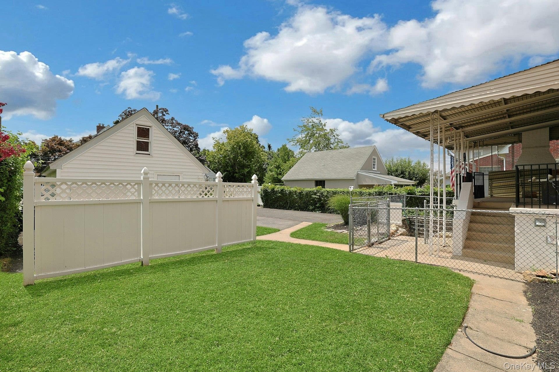 54 Bowman Avenue thumbnail 4