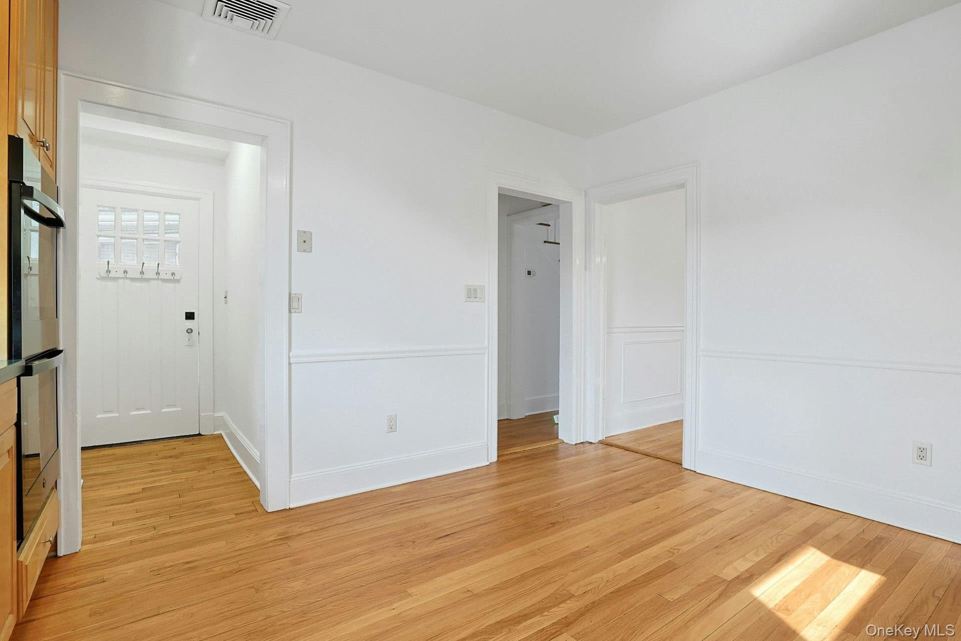 54 Bowman Avenue thumbnail 15