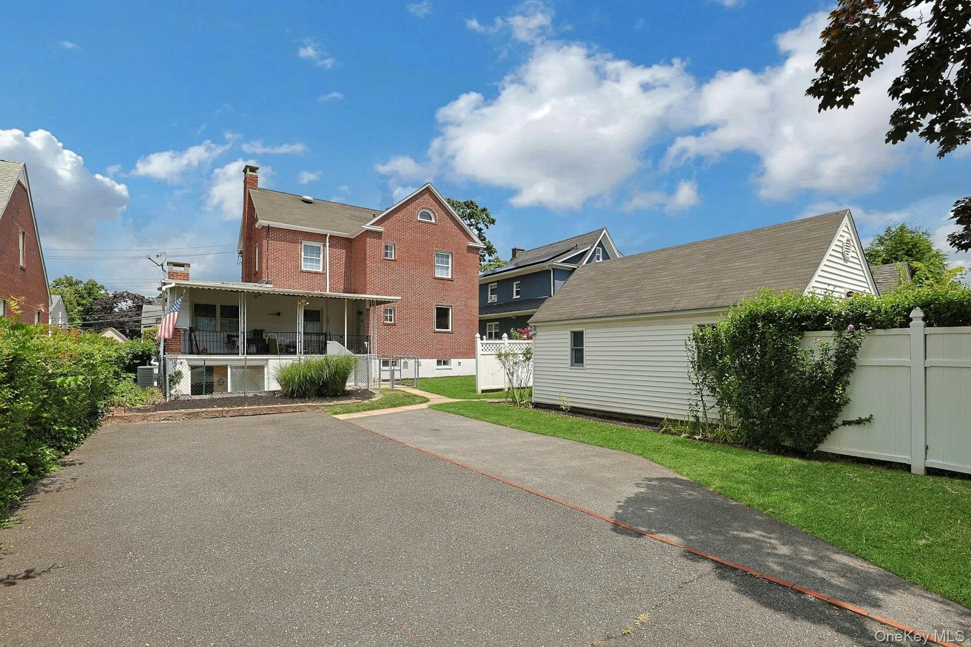 54 Bowman Avenue thumbnail 3