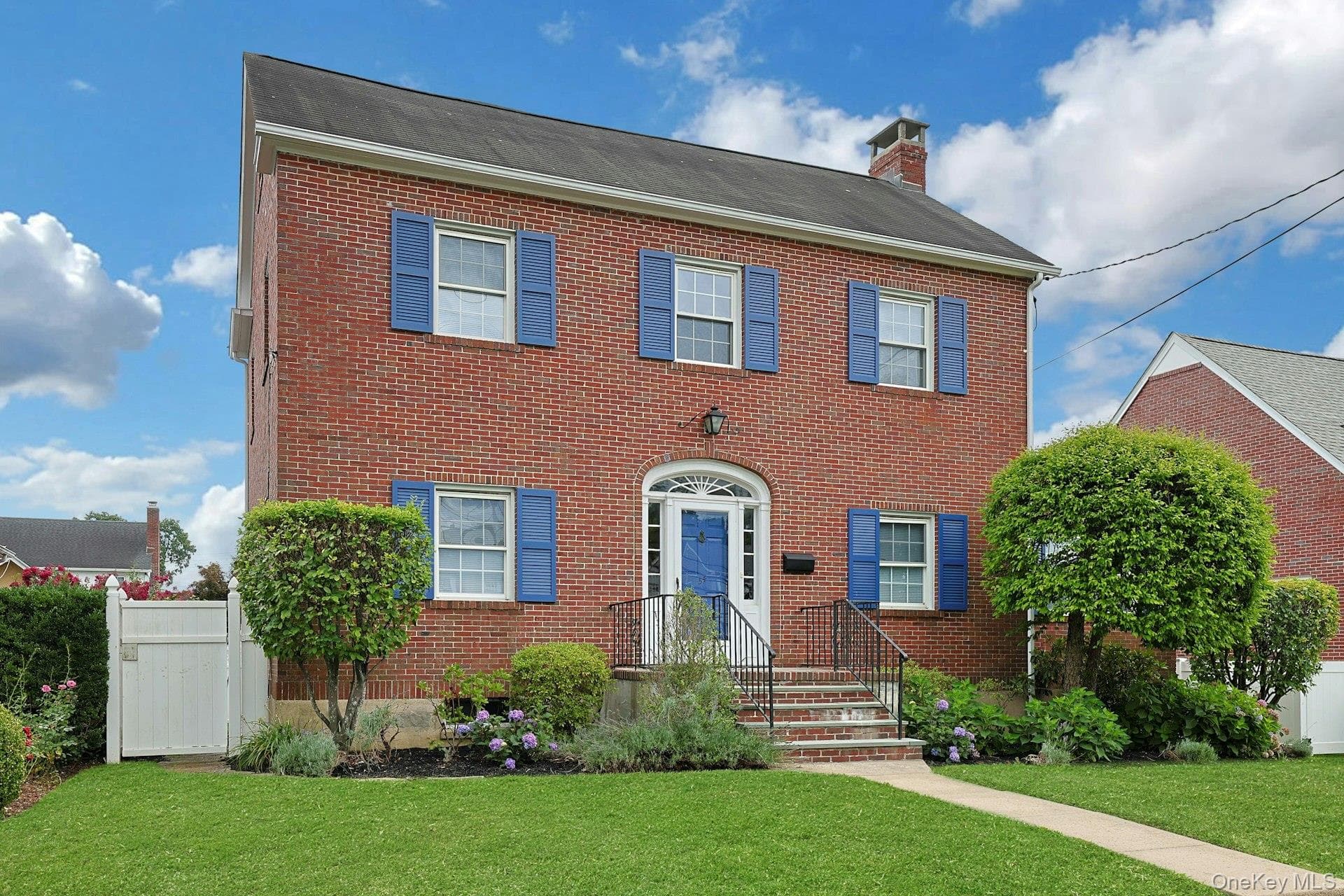 54 Bowman Avenue photo 1