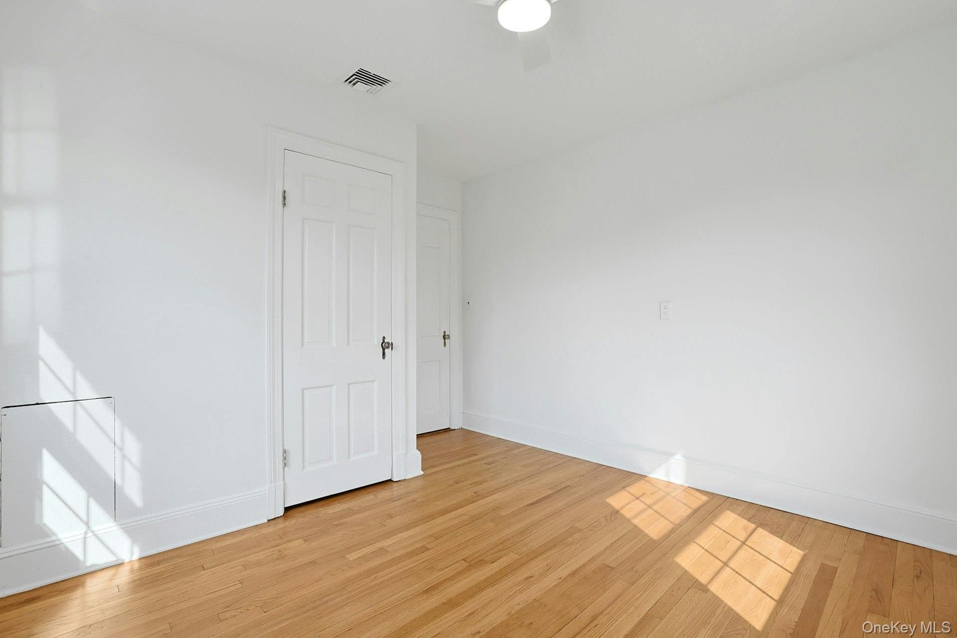 54 Bowman Avenue thumbnail 20