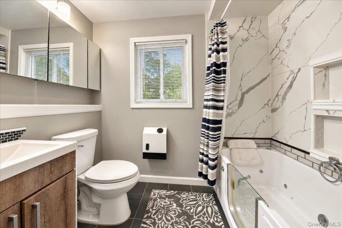 17 Lakelands Avenue thumbnail 18