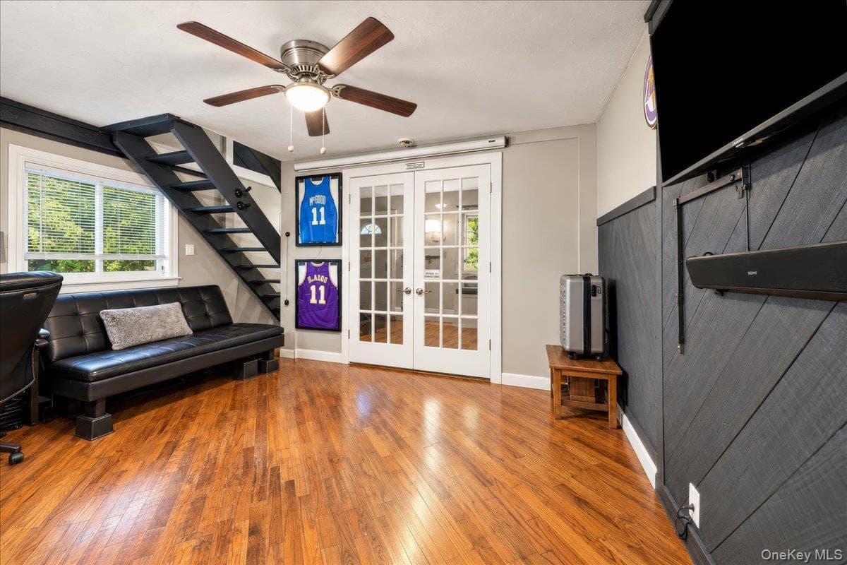 17 Lakelands Avenue thumbnail 17
