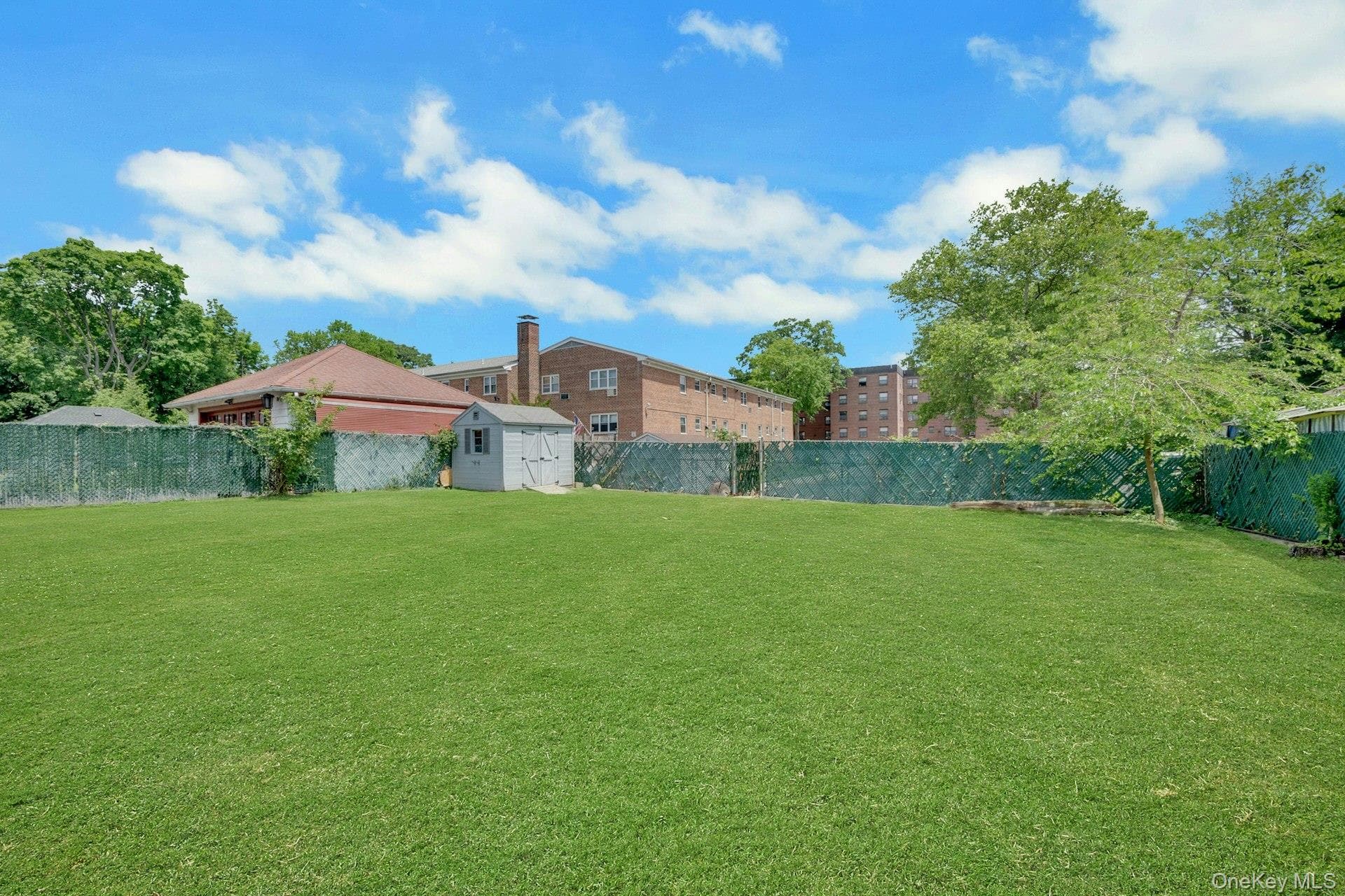 100 Neptune Avenue thumbnail 25