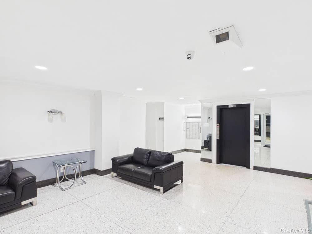 6515 Alderton Street Unit: 3F thumbnail 5