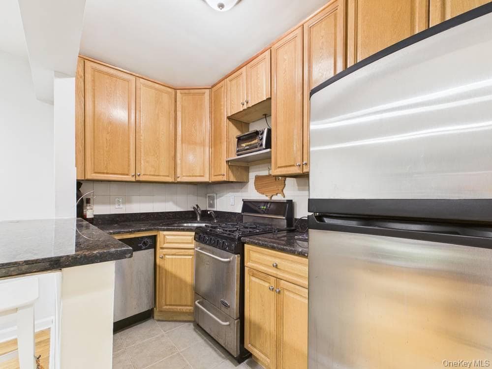 6515 Alderton Street Unit: 3F thumbnail 11