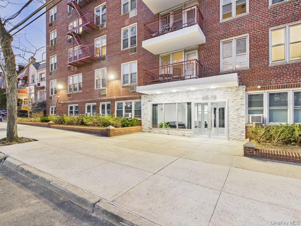 6515 Alderton Street Unit: 3F thumbnail 2