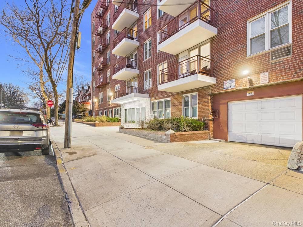 6515 Alderton Street Unit: 3F thumbnail 3