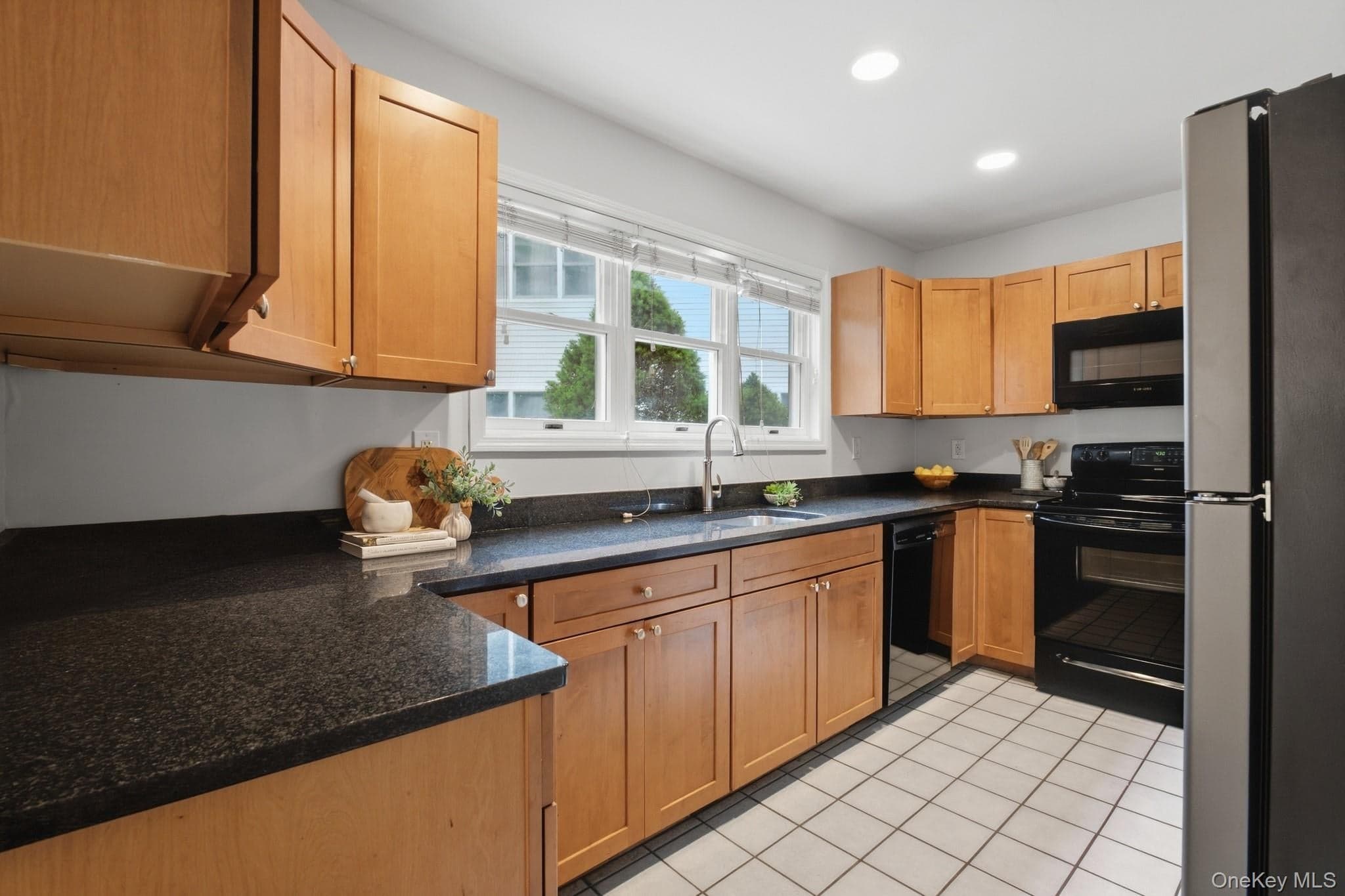 1452 Iroquois Street thumbnail 8