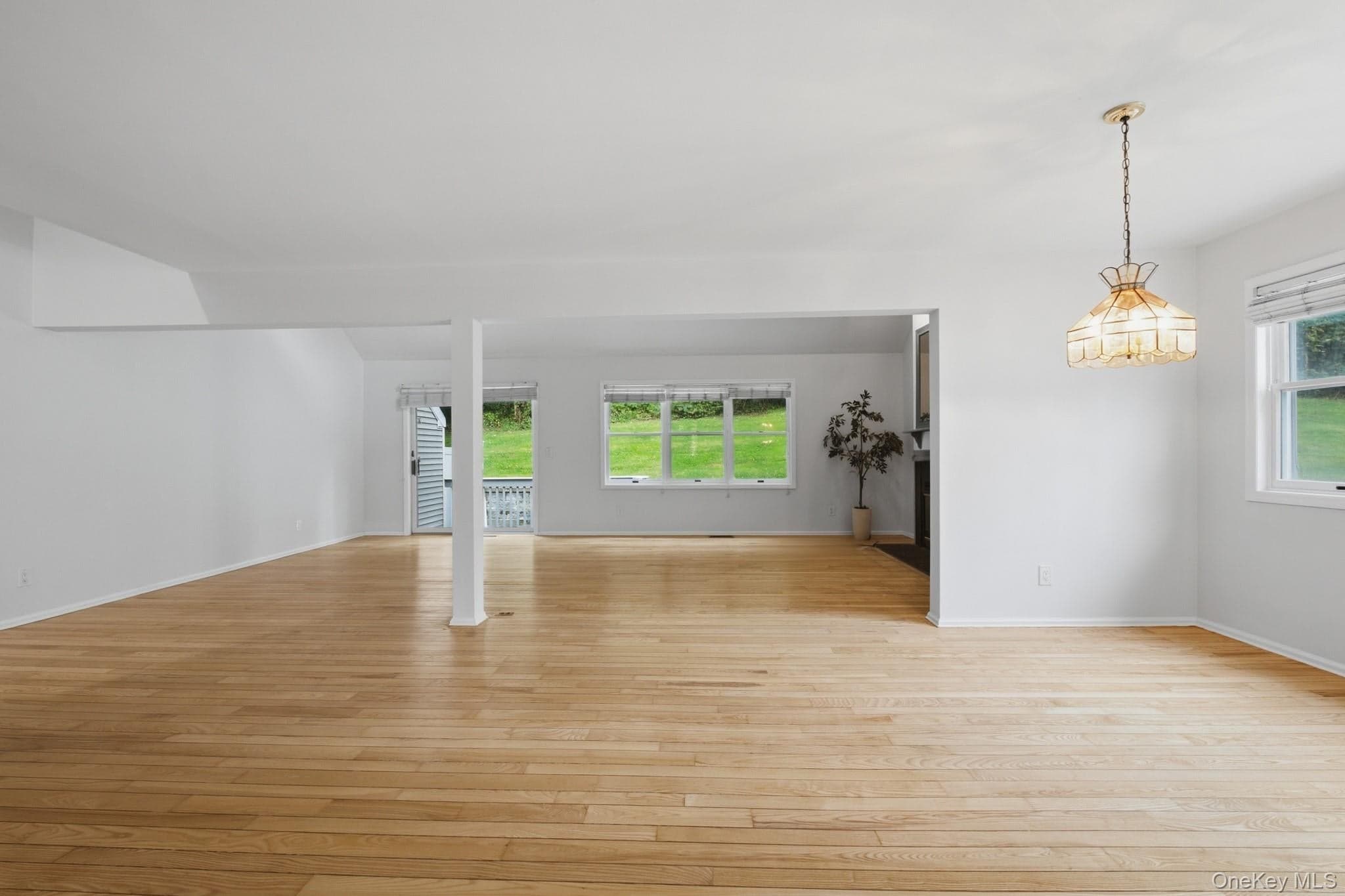 1452 Iroquois Street thumbnail 5