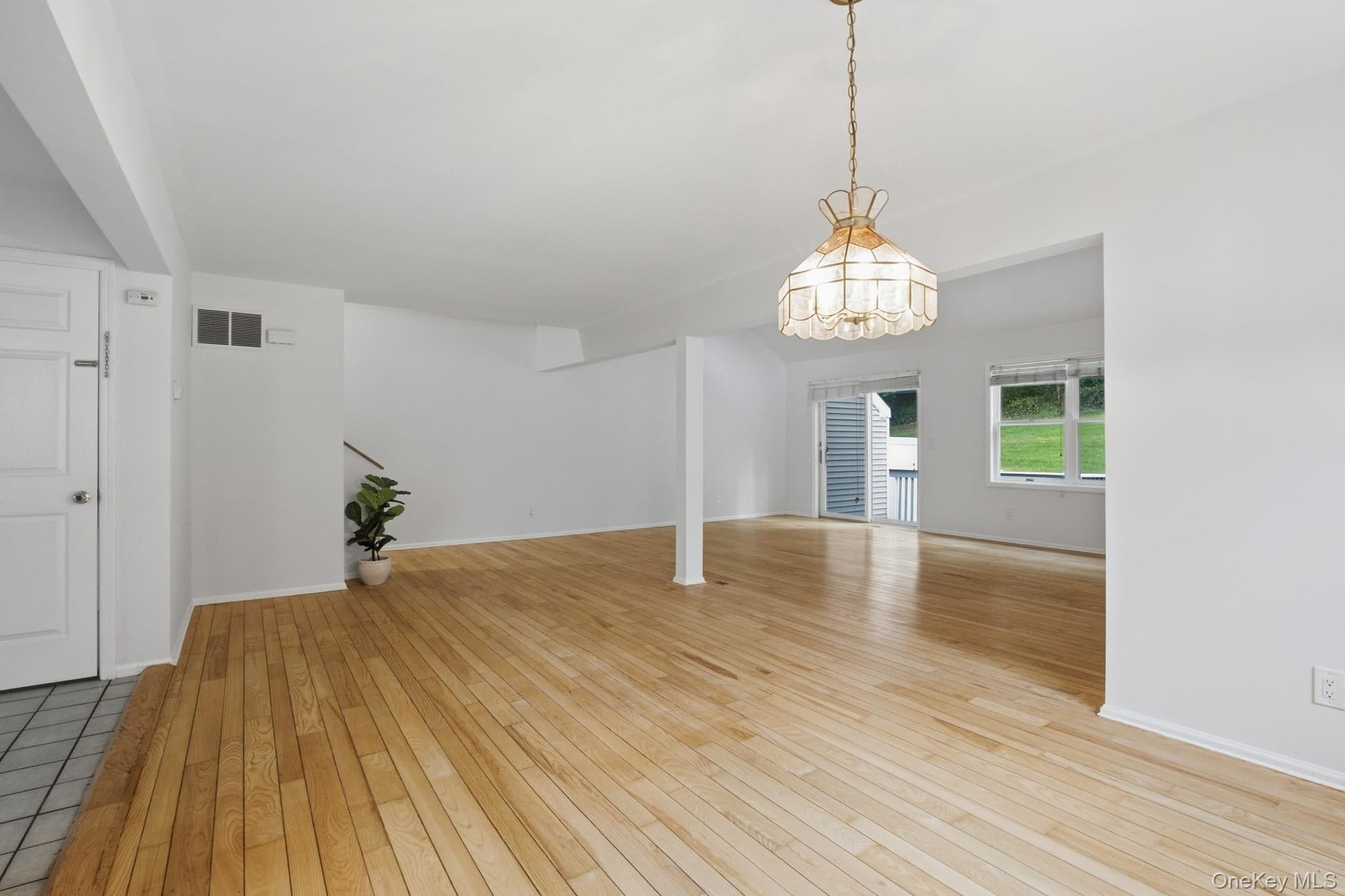 1452 Iroquois Street thumbnail 4