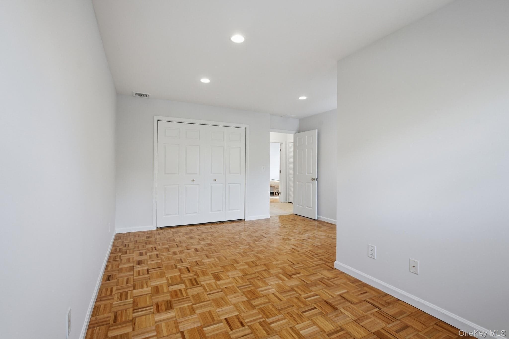1452 Iroquois Street thumbnail 16