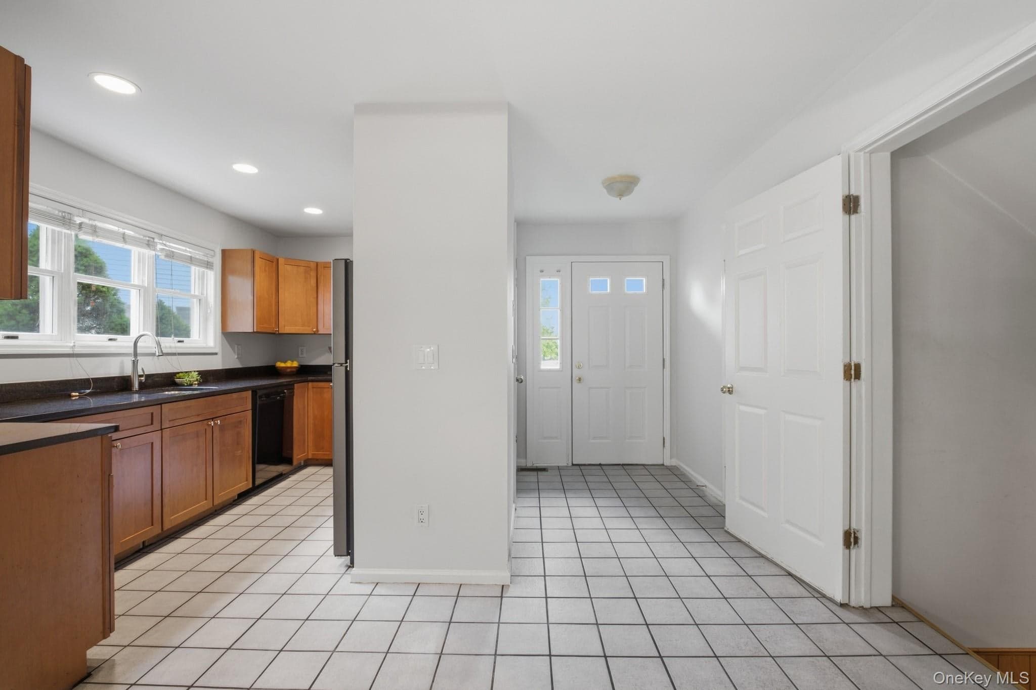 1452 Iroquois Street thumbnail 3