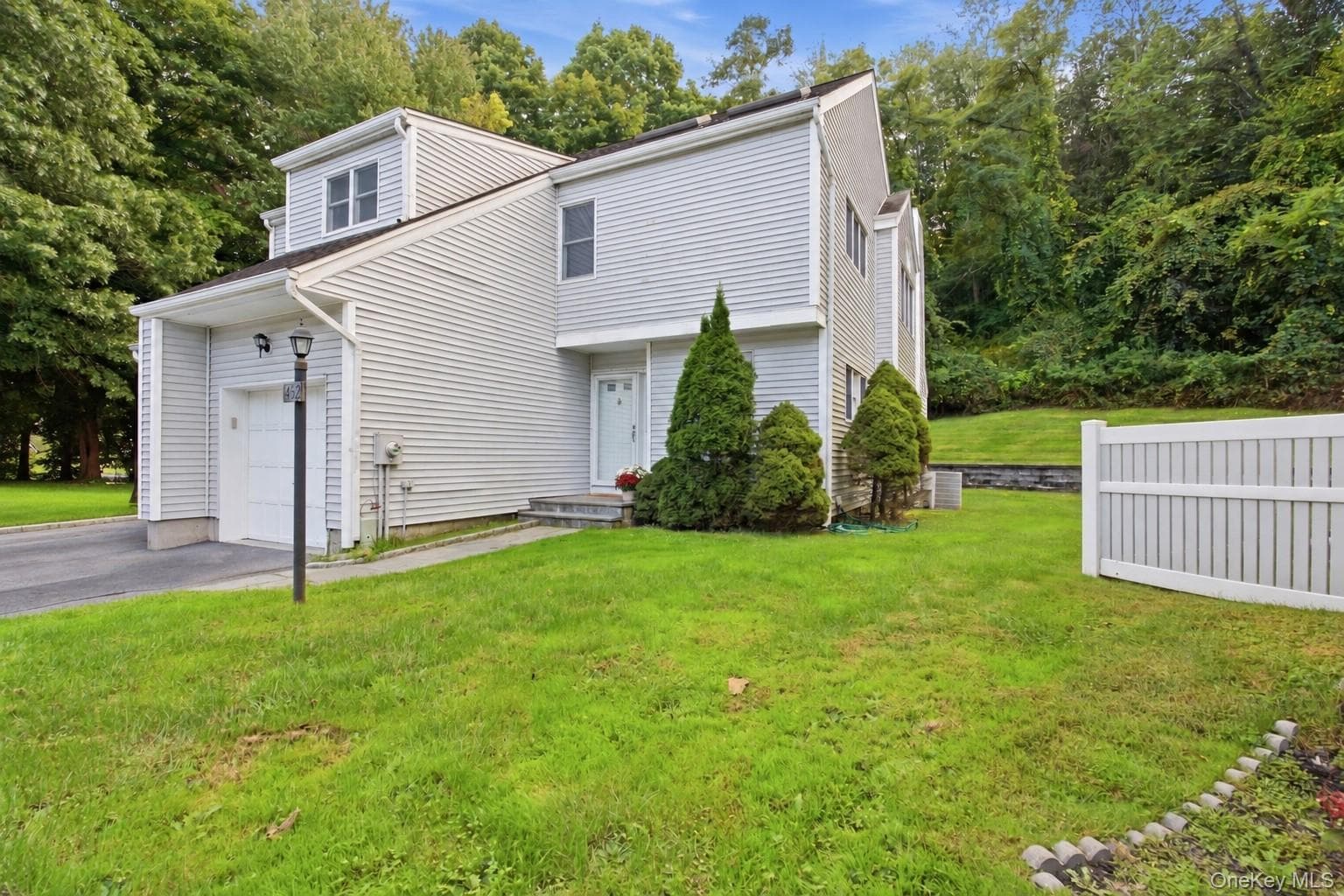 1452 Iroquois Street thumbnail 19