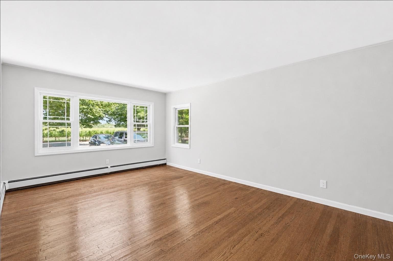 725 Peconic Lane thumbnail 12
