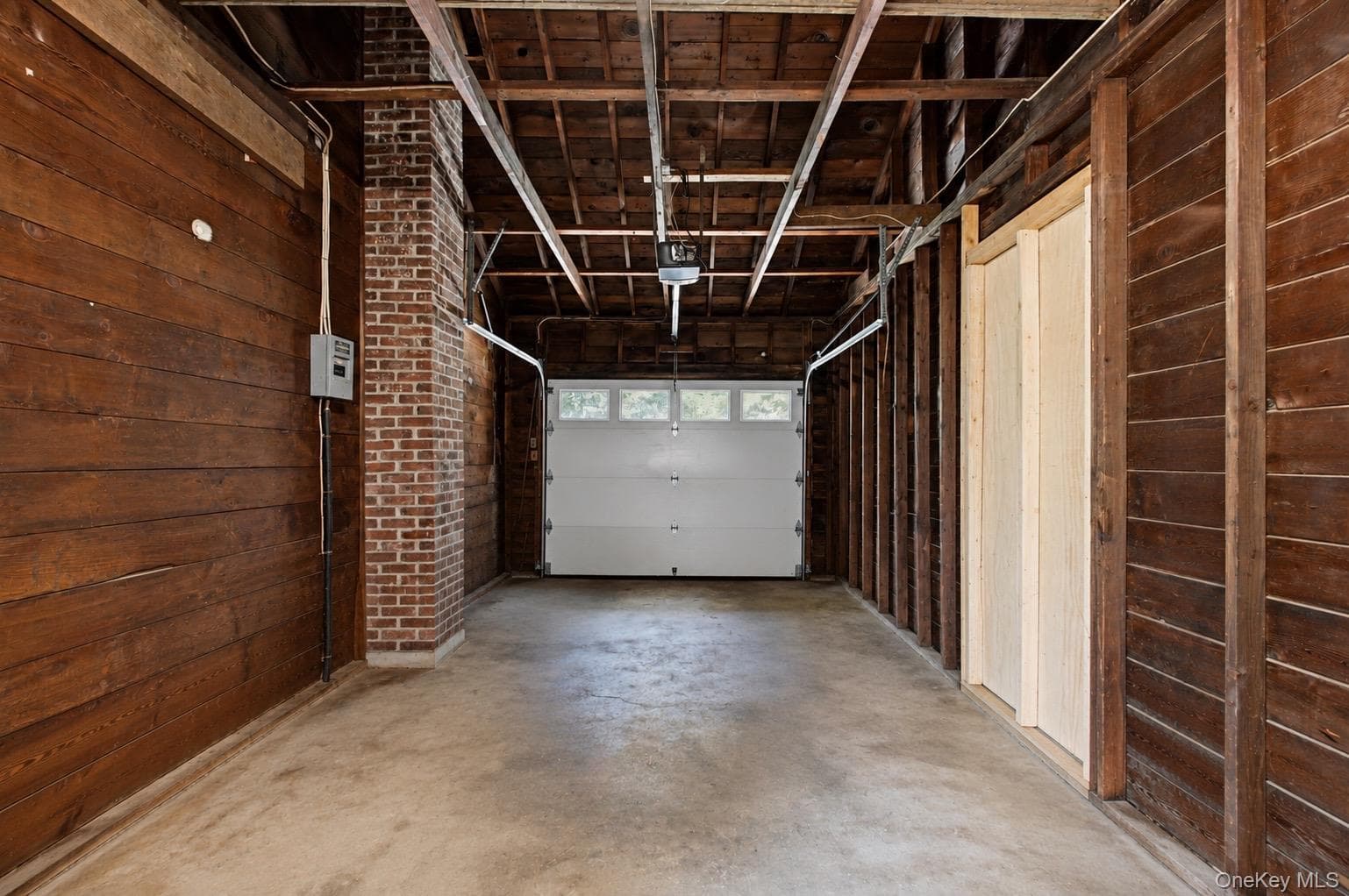725 Peconic Lane thumbnail 15