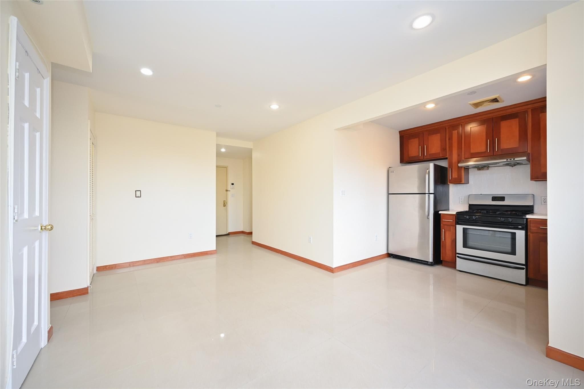 64-63 Austin Street St Unit: #6c thumbnail 4